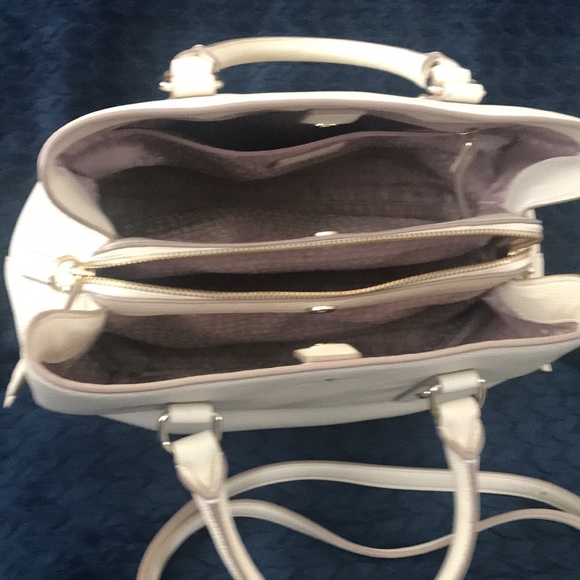 Only used a handful of times, strap has never been used. Great shape - Picture 3 of 8